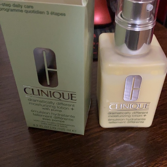 Clinique moisturizing lotion 125ml - Picture 2 of 2